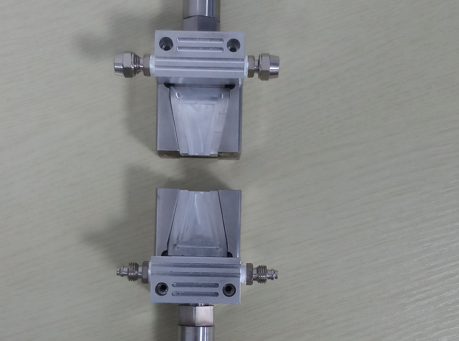 耐高温实验夹具：极端环境下的精密支撑技术